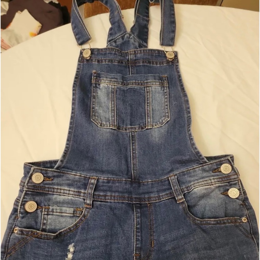 Jumpsuits - Picture 3 of 8